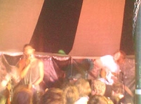 © Robert Rotifer Temper Trap im Zelt